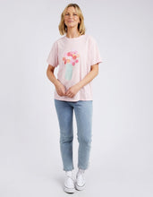 Load image into Gallery viewer, Janey Floral Tee - Splendid Pink
